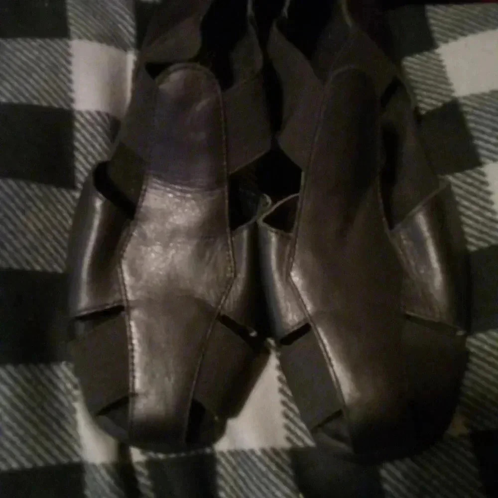 Black Leather Open-Toe Sandals